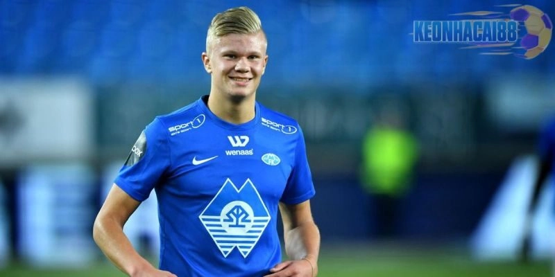 Haaland được mài giũa kĩ năng của một tiền đạo khi khoác áo Molde